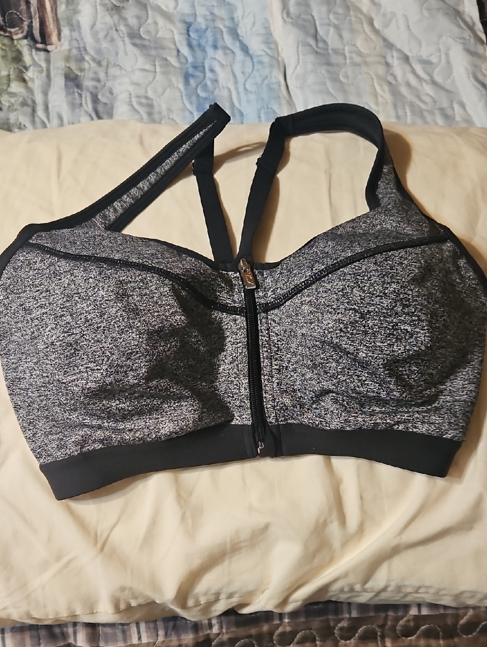 VSX Seamless Front-Zip Heathered Sports Bra - Gray